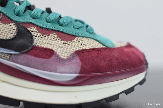   Red Vaporwaffle Green sacai Villain Neptune DD3035-200 Nike 0711
